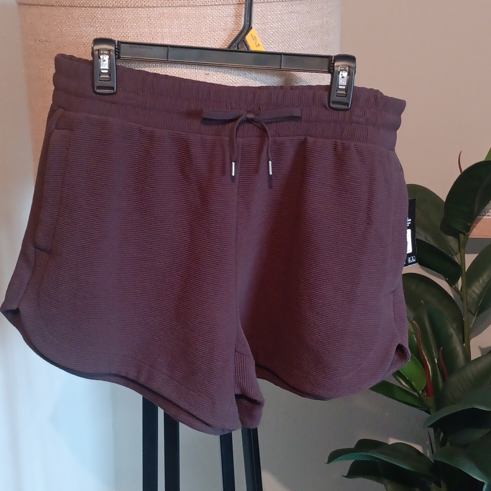 Avia Women's Casual Chocolate Brown Tie Shorts Small